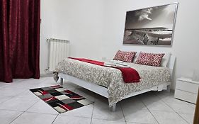 Lady'S House
